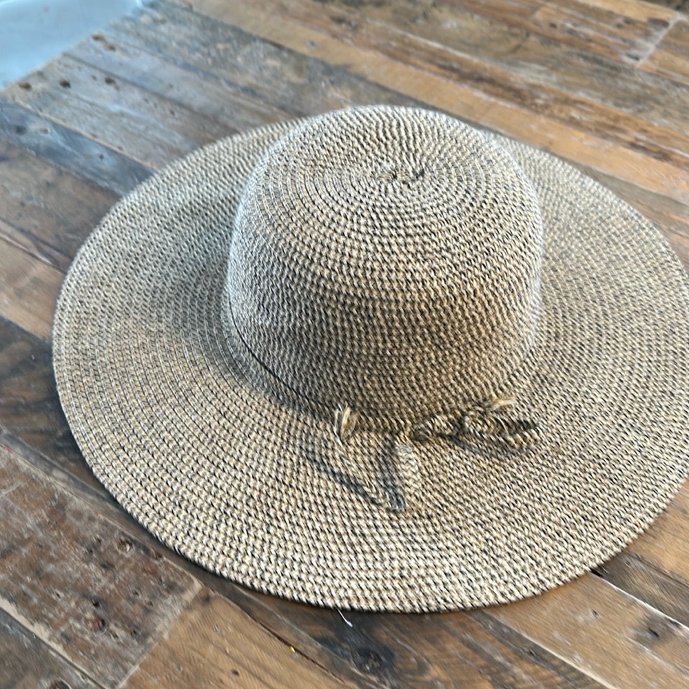 Straw beach hat